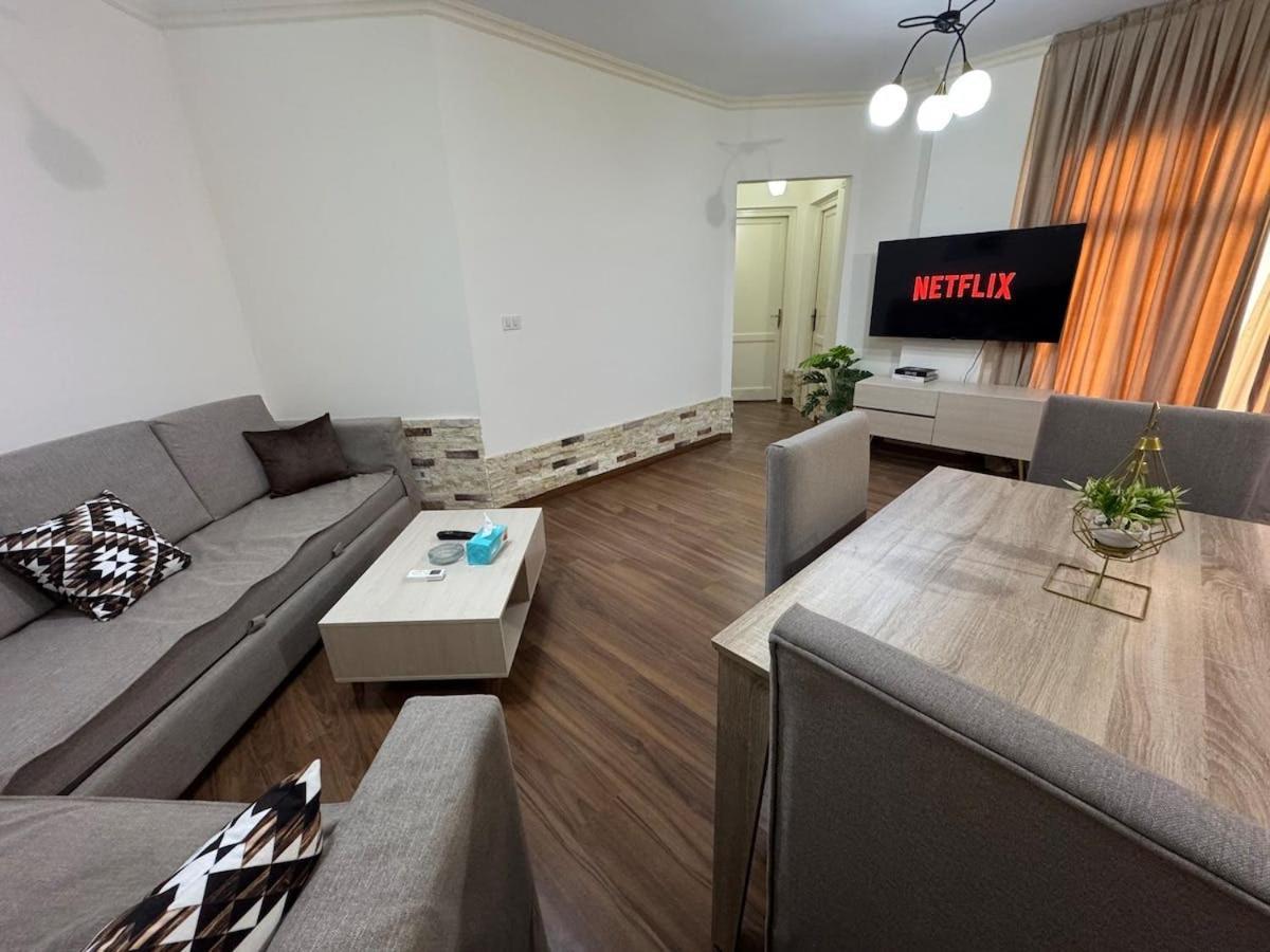 Cozy Modern In Rehab *