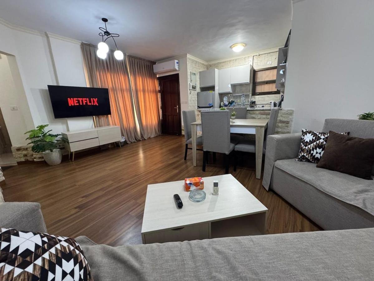 Apartment Cozy Modern In Rehab Cairo