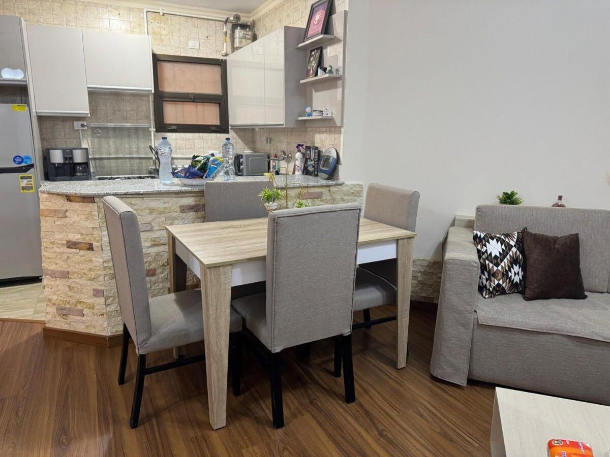 Cozy Modern In Rehab Cairo