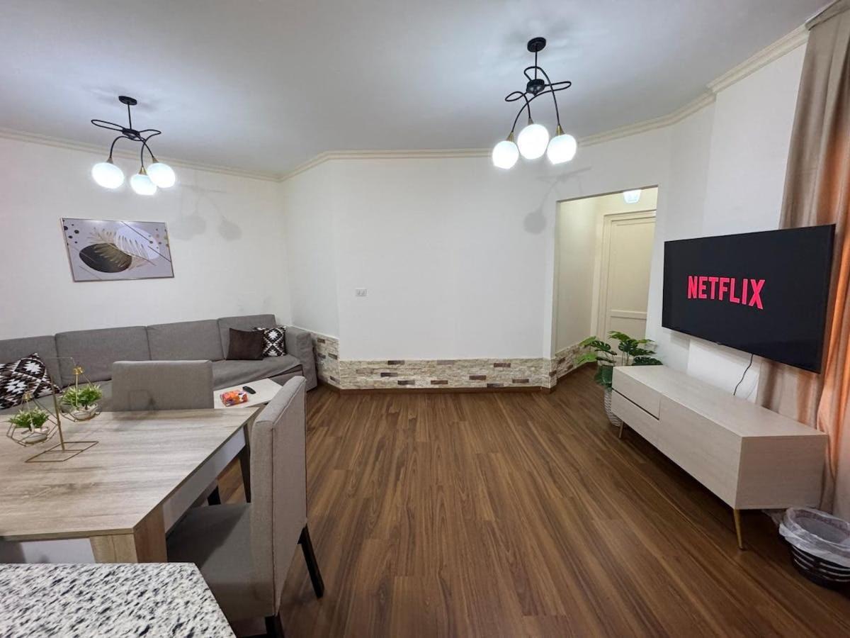 Apartment Cozy Modern In Rehab *