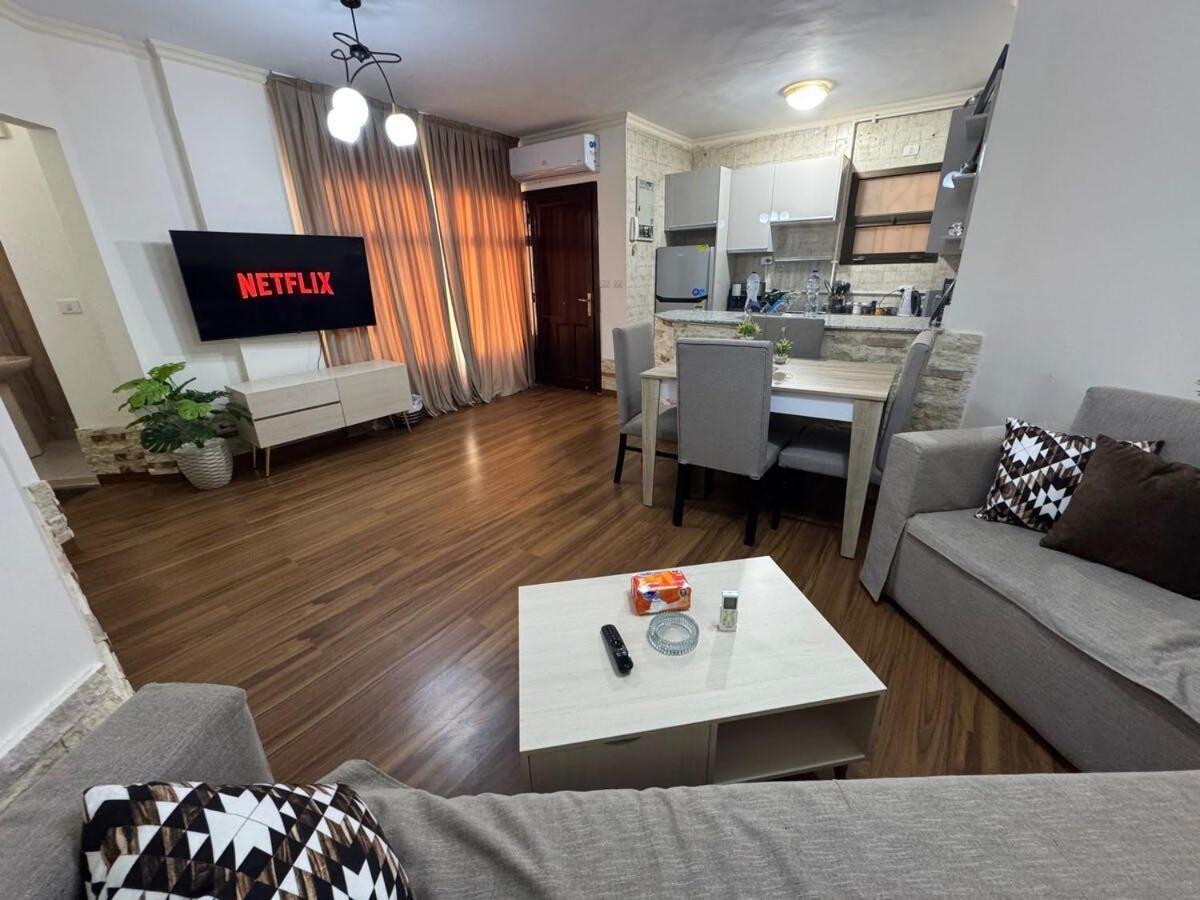 Cozy Modern In Rehab *